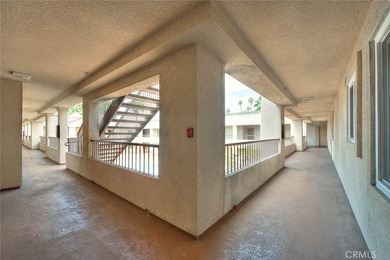 This light-filled, tastefully upgraded condo in Pasadena offers - photo 20