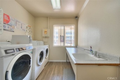This light-filled, tastefully upgraded condo in Pasadena offers - photo 21