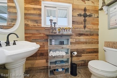 Beautifully updated Woodland Lake home where you can enjoy - photo 23