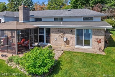 Beautifully updated Woodland Lake home where you can enjoy - photo 37