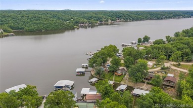 Lake living with room to spread out! Located in a cove-protected - photo 3