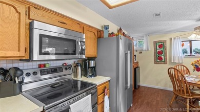 Lake living with room to spread out! Located in a cove-protected - photo 8