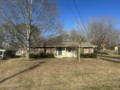 Lake Home Sale Pending in Hendersonville, Tennessee