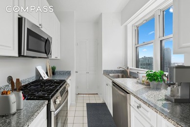 Welcome to your new home in the heart of Greenwich Village a - photo 3
