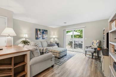 Beautifully updated and fully furnished 2BR/1.5BA Lakewood Hills - photo 12