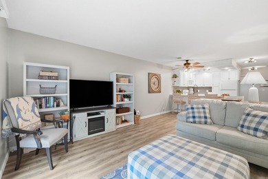 Beautifully updated and fully furnished 2BR/1.5BA Lakewood Hills - photo 14