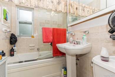 Exceptional investment or owner-occupant opportunity in the - photo 14