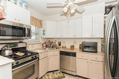 Exceptional investment or owner-occupant opportunity in the - photo 18