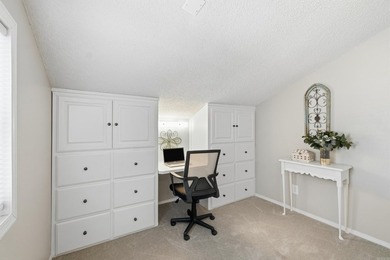 Beautifully updated and fully furnished 2BR/1.5BA Lakewood Hills - photo 22