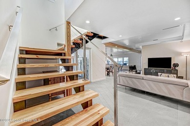 Waterfront Navigable Pool Home! Welcome to this lovely modern - photo 23