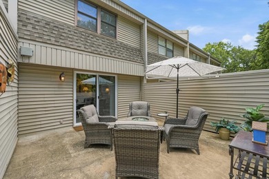 Beautifully updated and fully furnished 2BR/1.5BA Lakewood Hills - photo 32