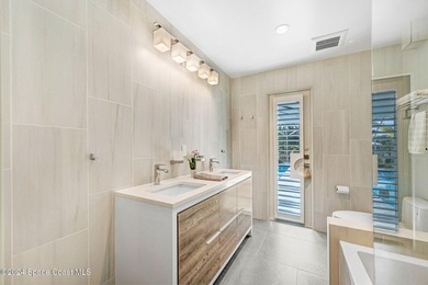 Waterfront Navigable Pool Home! Welcome to this lovely modern - photo 37