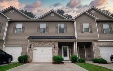 Lake Lanier Townhome/Townhouse Sale Pending in Oakwood Georgia