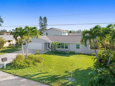 Waterfront Navigable Pool Home! Welcome to this lovely modern - photo 44