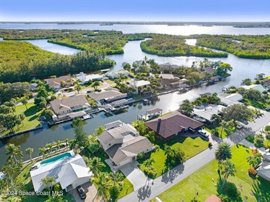 Waterfront Navigable Pool Home! Welcome to this lovely modern - photo 51