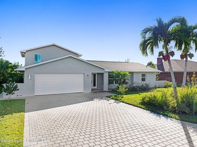 Waterfront Navigable Pool Home! Welcome to this lovely modern - photo 52