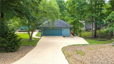 Inviting Lake Home in prestigous Foxhead Shores Estates brings - photo 2