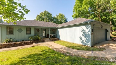 Inviting Lake Home in prestigous Foxhead Shores Estates brings - photo 4