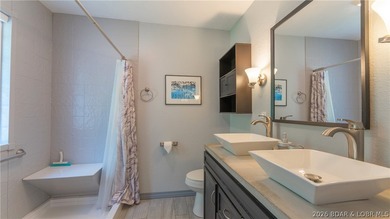 Inviting Lake Home in prestigous Foxhead Shores Estates brings - photo 9