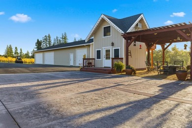Lakeview Vineyard is a stunning 17-Acre Estate with a Pinot Noir - photo 19