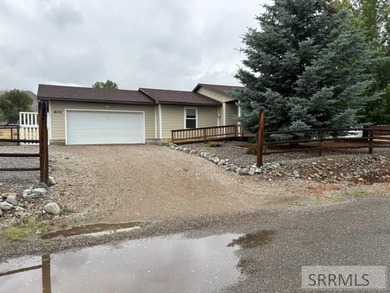 Comfortable Low Maintenance living! This well maintained 3 - photo 1