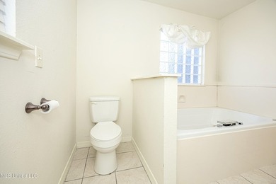 Conveniently located minutes from the interstate and downtown - photo 32