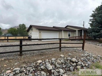 Comfortable Low Maintenance living! This well maintained 3 - photo 2