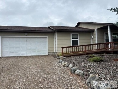 Comfortable Low Maintenance living! This well maintained 3 - photo 3