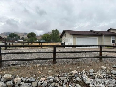 Comfortable Low Maintenance living! This well maintained 3 - photo 4
