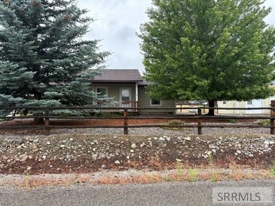 Comfortable Low Maintenance living! This well maintained 3 - photo 5