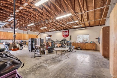 Lakeview Vineyard is a stunning 17-Acre Estate with a Pinot Noir - photo 38