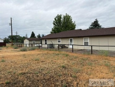 Comfortable Low Maintenance living! This well maintained 3 - photo 10