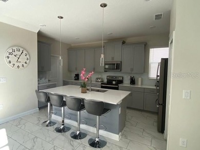 Welcome to this stunning 5-bedroom, 5-bathroom home, where - photo 6