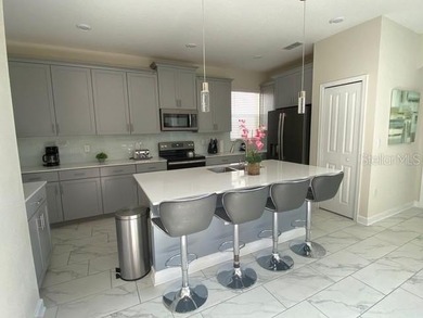 Welcome to this stunning 5-bedroom, 5-bathroom home, where - photo 8