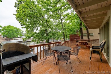 Welcome to lake living at its best! This must-see 3-bedroom - photo 9
