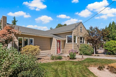 (private lake, pond, coastal) Home For Sale in Outlook Washington