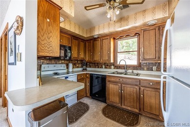 Charming Lakefront Haven at the 52 MM - A Lifetime of Memories - photo 9