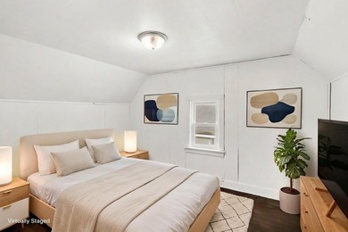 This charming 3 bedroom, 1 bathroom home in Galesburg is ready - photo 12