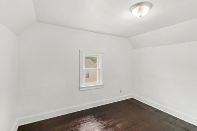This charming 3 bedroom, 1 bathroom home in Galesburg is ready - photo 13