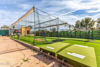 Discover an exceptional 1-acre parcel in the heart of Scottsdale - photo 7
