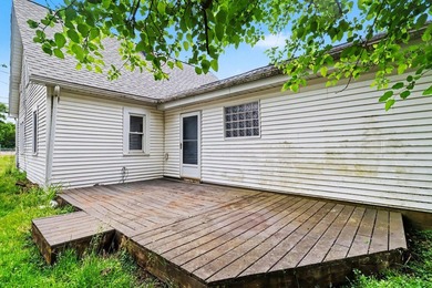 This charming 3 bedroom, 1 bathroom home in Galesburg is ready - photo 17