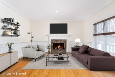 Located in the heart of Water Mill on a private cul-de-sac - photo 19