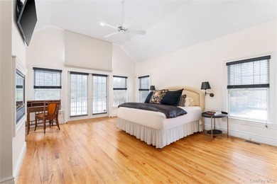 Located in the heart of Water Mill on a private cul-de-sac - photo 20