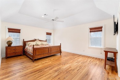 Located in the heart of Water Mill on a private cul-de-sac - photo 26