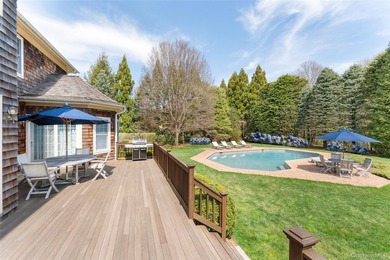 Located in the heart of Water Mill on a private cul-de-sac - photo 33