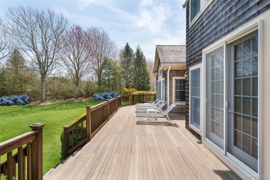 Located in the heart of Water Mill on a private cul-de-sac - photo 34
