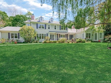 Perched Gracefully atop a Scenic Hilltop in The Prestigious - photo 1