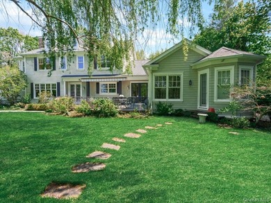 Perched Gracefully atop a Scenic Hilltop in The Prestigious - photo 2