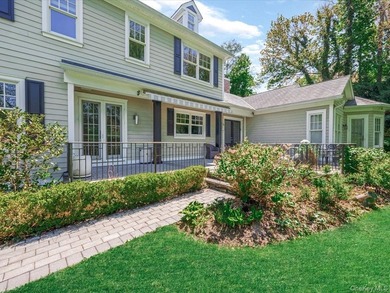 Perched Gracefully atop a Scenic Hilltop in The Prestigious - photo 4