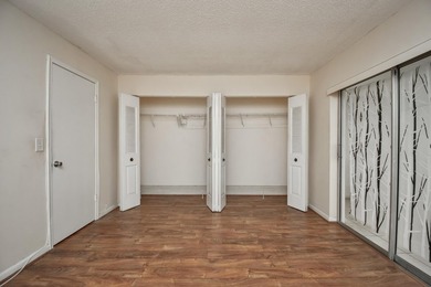 Enjoy comfortable, carefree living in this impeccably maintained - photo 11